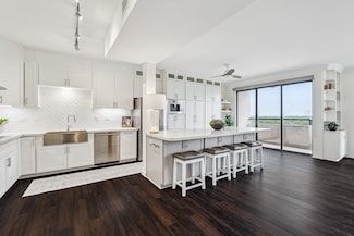 651 Bering Dr Unit 906, Houston, TX 77057