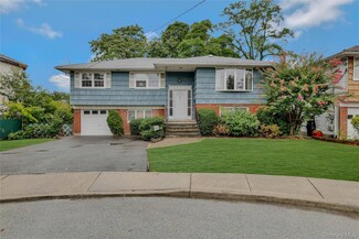 946 Edwards Blvd, Valley Stream, NY 11580