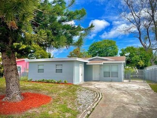 121 NW 7th Ct, Deerfield Beach, FL 33441