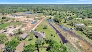 996 Carefree Dr, Victoria, TX 77905