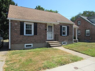30 Olivine St, Chicopee, MA 01013