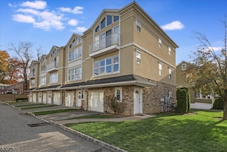 14 Central Ave, Rochelle Park, NJ 07662