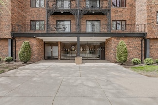 434 Clinton Place Unit 306, River Forest, IL 60305