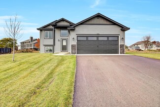 1319 Jasmine Ln E, Saint Joseph, MN 56374