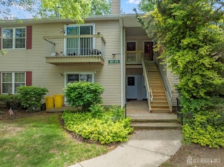 172 Applegate Ln Unit C2, East Brunswick, NJ 08816
