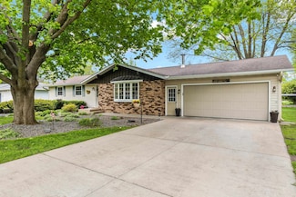 1909 April Ln, Stevens Point, WI 54481