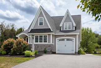 4 Winnicut Rd, North Hampton, NH 03862