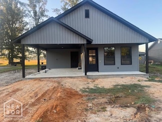 233 Lois Ln, Paragould, AR 72450