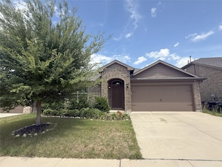 8404 Muddy Creek Dr, Fort Worth, TX 76131