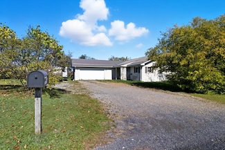 92 Summit Rd, Reynoldsville, PA 15851