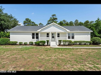 109 Inlet Ct, Hampstead, NC 28443