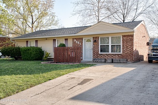 9001 Maplecreek Dr, Louisville, KY 40219