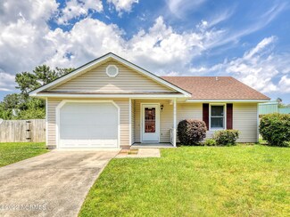 606 Timber Ct, Havelock, NC 28532