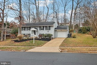 8826 Stark Rd, Annandale, VA 22003
