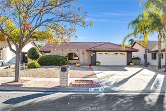 2085 Flame Tree Way, Hemet, CA 92545