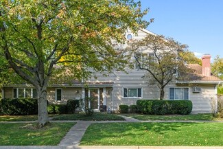 360 Randolph St, Glencoe, IL 60022