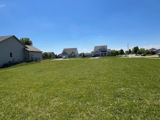 1313 Oakmont Ct, Sandwich, IL 60548