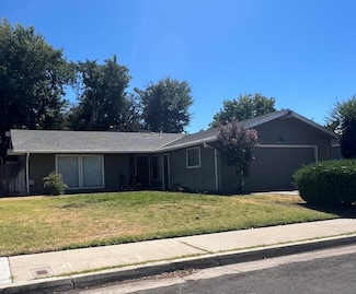 1418 Morris Ave, Clovis, CA 93611