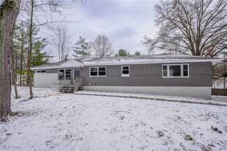 734 N Hidden Valley Rd, Cuyahoga Falls, OH 44223