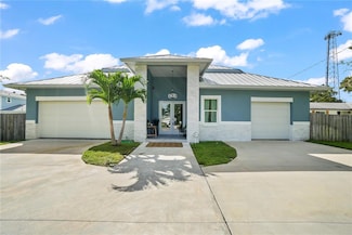 11624 Oak Ln, Seminole, FL 33778