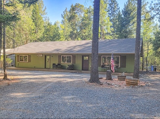 565 Squaw Mountain Rd, Selma, OR 97538