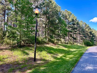200 Plantation Rd, Mount Gilead, NC 27306