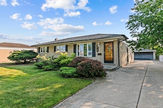 23729 Grove St, Saint Clair Shores, MI 48080