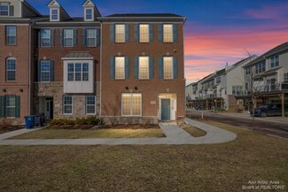 2806 Rathmore Ln, Ann Arbor, MI 48105