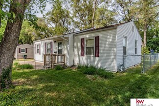 1011 N 77 Ave, Omaha, NE 68114
