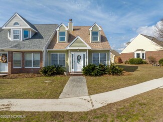 701 Marina Ct, Sneads Ferry, NC 28460