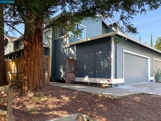 5 Dolores Ct, Moraga, CA 94556