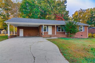 5369 Nestleway Dr, Clemmons, NC 27012