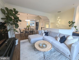 2922 Huntington Grove Square, Alexandria, VA 22306