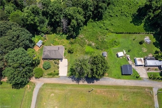5868 Graham Farm Rd, Winston-Salem, NC 27105