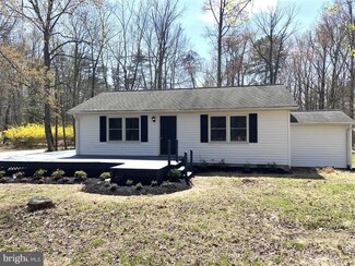 417 Beechwood Ln Unit 1, Bluemont, VA 20135