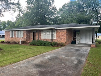 81 N Meeks St, Pearson, GA 31642