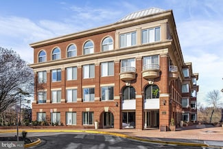 625 Slaters Ln Unit 102, Alexandria, VA 22314