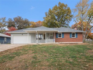 904 E 133rd St, Grandview, MO 64030