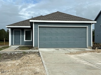 224 Dallas St, Angleton, TX 77515
