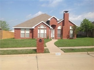 2015 Silverway Ln, Carrollton, TX 75010