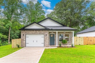 2940 Mccarty Ave, Crestview, FL 32539