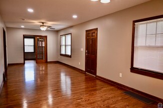 1520 SW Randolph Ave, Topeka, KS 66604