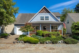 160 S Palisade St, Rockaway Beach, OR 97136