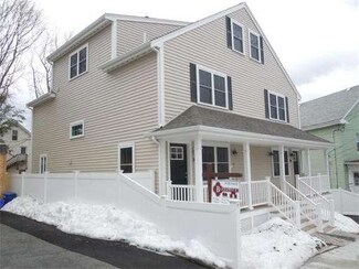 28A Richardson St Unit LEFT, Wakefield, MA 01880