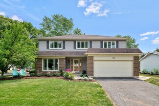 830 Bakewell Ln, Naperville, IL 60565
