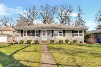 1615 E Evergreen St, Wheaton, IL 60187