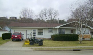 1202 Jefferson Ave, Bellevue, IA 52031