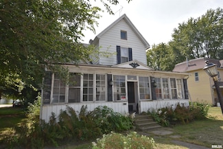 519 W Chestnut St, Mason City, IL 62664