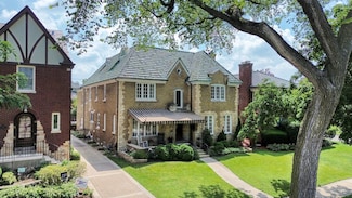 1104 Fair Oaks Ave, Oak Park, IL 60302