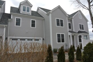 375 Hunnewell St Unit 375, Needham Heights, MA 02494